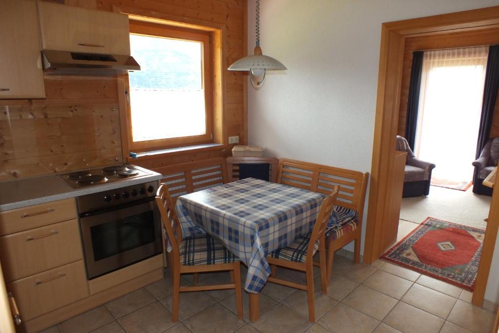 Apartmán Haus Schneeflocke Lech am Arlberg Pokoj fotografie
