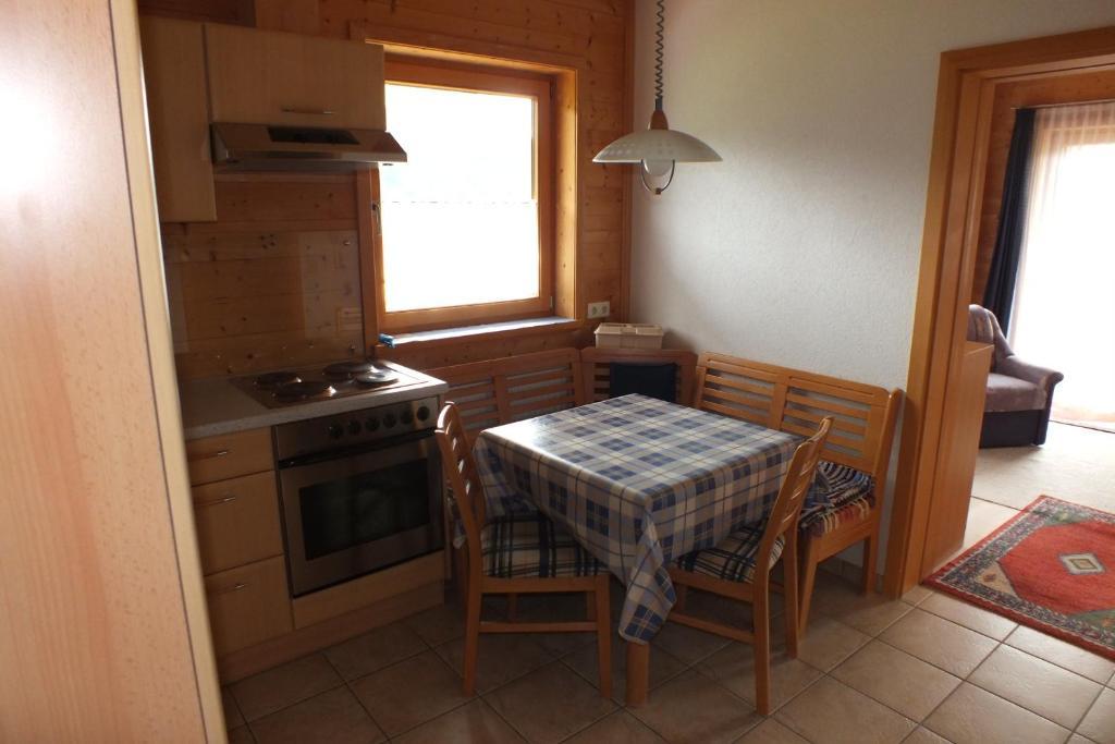 Apartmán Haus Schneeflocke Lech am Arlberg Pokoj fotografie